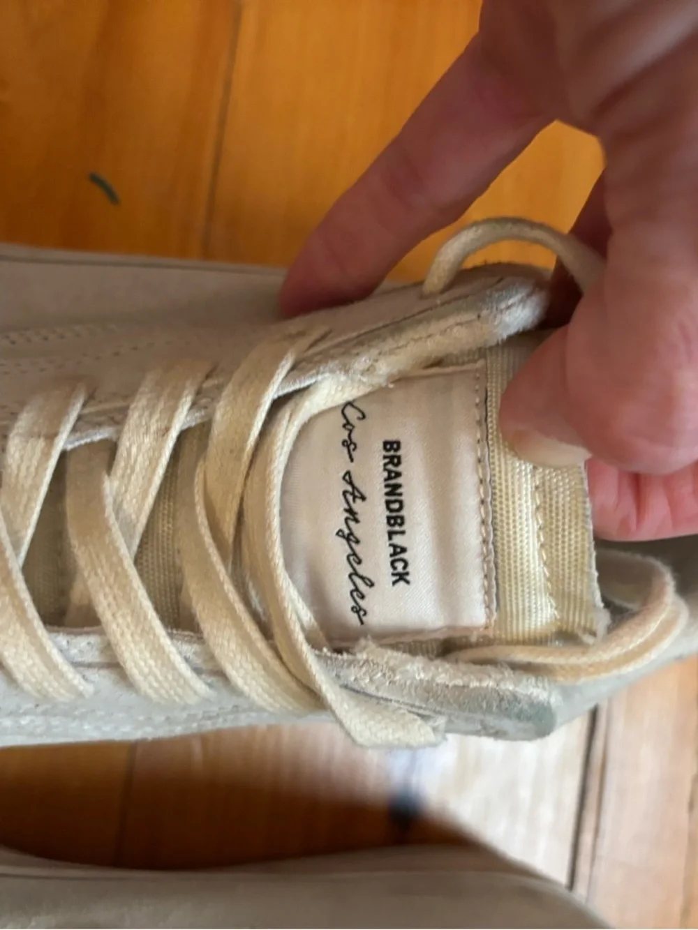 BRANDBLACK no-name suede Men's Low-Top LaceUp Sneakers in Cream 8.5 terry lining